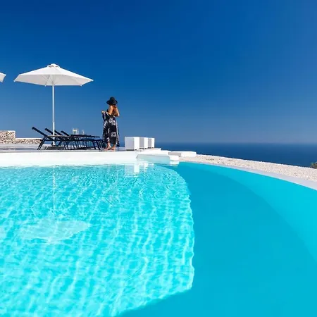 Luxurious Santorini Escape Villa Imerovigli Private Infinity Pool Breathtaking Aegean Views
