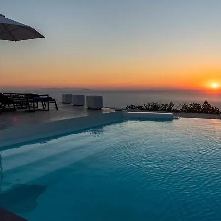 Luxurious Santorini Escape Villa Imerovigli Private Infinity Pool Breathtaking Aegean Views Apartment *