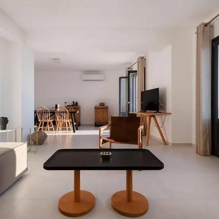 Luxurious Santorini Escape Villa Imerovigli Private Infinity Pool Breathtaking Aegean Views Apartment Vourvoulos