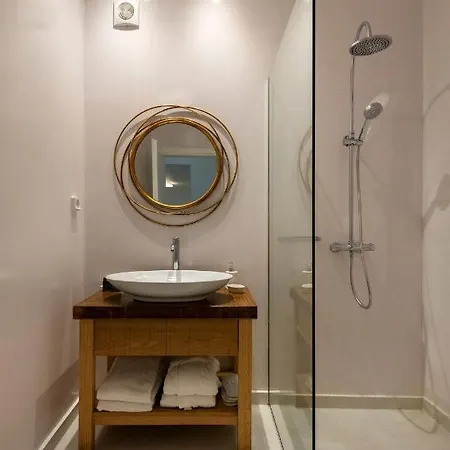 Luxurious Santorini Escape Villa Imerovigli Private Infinity Pool Breathtaking Aegean Views Apartment *