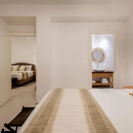 Luxurious Santorini Escape Villa Imerovigli Private Infinity Pool Breathtaking Aegean Views *