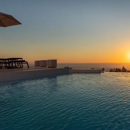 Luxurious Santorini Escape Villa Imerovigli Private Infinity Pool Breathtaking Aegean Views Apartment Vourvoulos