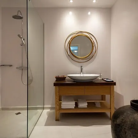 Luxurious Santorini Escape Villa Imerovigli Private Infinity Pool Breathtaking Aegean Views