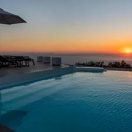 Luxurious Santorini Escape Villa Imerovigli Private Infinity Pool Breathtaking Aegean Views * Vourvoulos